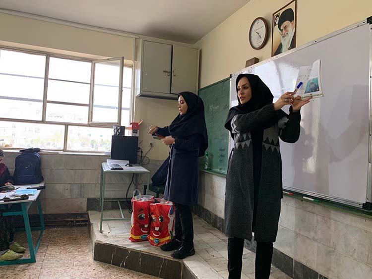 کارگاه آموزشی مدیریت پسماند و تفکیک از مبدا در مدرسه پسرانه شهید منتظری